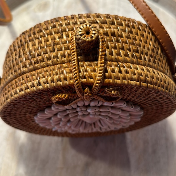 Anthropologie Shell Embellished Round Rattan Crossbody Bag - Picture 8 of 16
